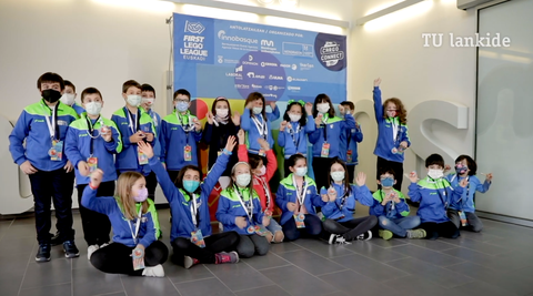 Garraiobideen konexioa berrasmatzen aritu dira FLL Euskadiren finalean
