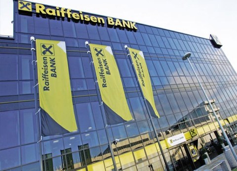 Laboral Kutxaren eta Raiffeisen Bank International bankuaren arteko hitzarmena sinatu da, enpresak finantzatzeko