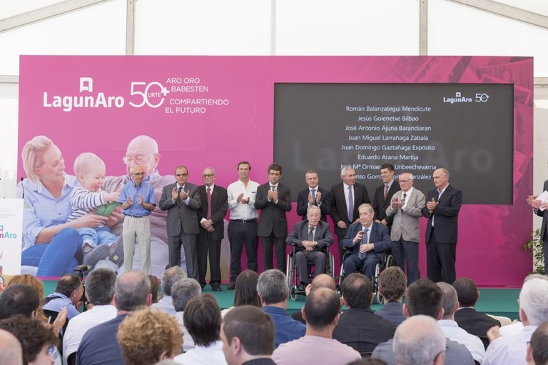 LagunAro 50 urte_Joase Antonio Ajuria.jpeg