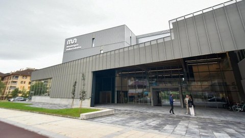 Mondragon Unibertsitatea buru Estatuko eskaintza dualean