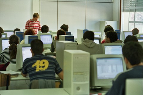 Mondragon Unibertsitateak sei egokitzapen-ikastaro jarri ditu abian, ingeniari teknikoek graduatu maila lor dezaten 