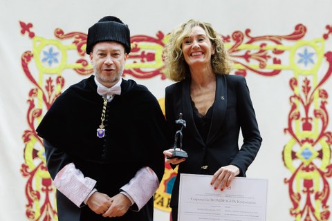 Nafarroako Unibertsitate Publikoak MONDRAGON saritu du