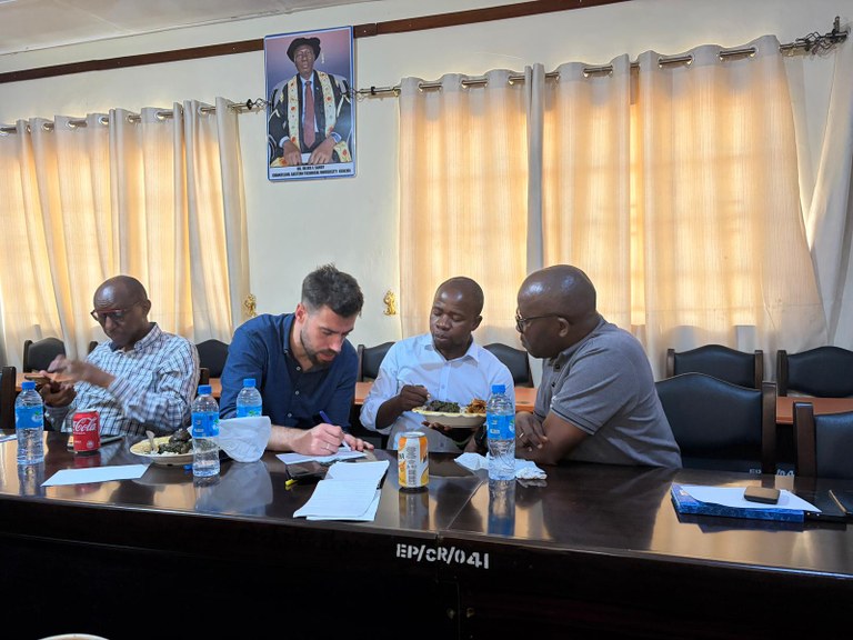 Politeknika-Txorierri-Sierra-Leona-Asier-Azalpena (1).jpeg Politeknika-Txorierri-Sierra-Leona-Asier-Azalpena (1).jpeg