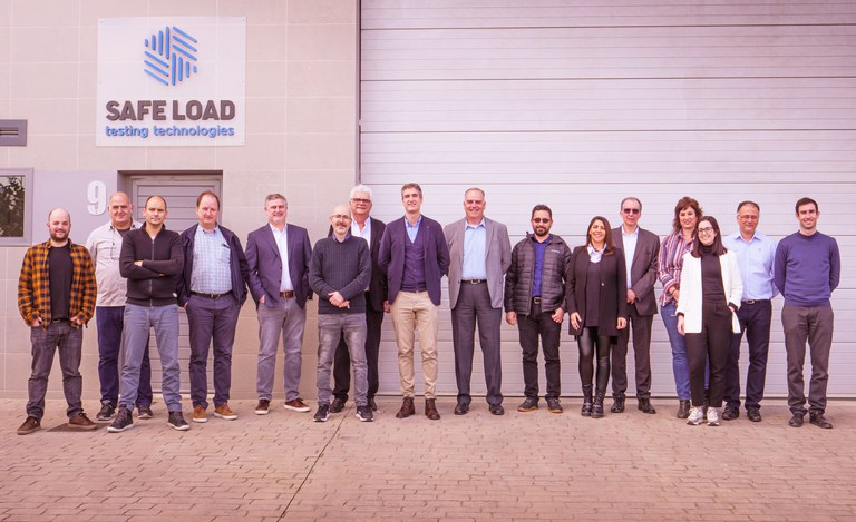 Safe Load Testing Technologies lan-taldea eta Mondragon Assembly-ko kideak.jpg