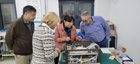 Txinako Zientzien Akademiako Mekanika Institutuan bisitari